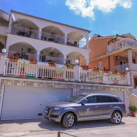 Apartment Ursula Gradac (Split-Dalmatia)