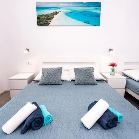 Ursula * Gradac (Split-Dalmatia)