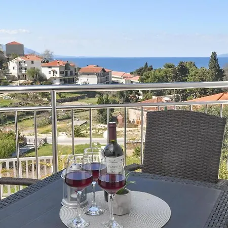 Ursula アパート *