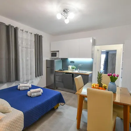 Ursula * Gradac (Split-Dalmatia)