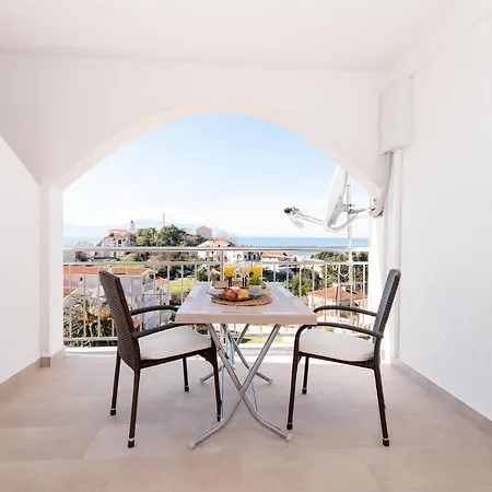 Ursula Apartment