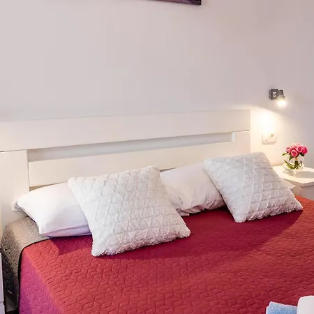 Ursula Apartment